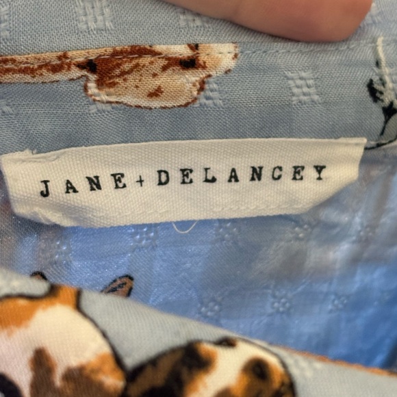 Jane + Delancey -women’s Blue, Dog Print Button-Up Shirt, short sleeve, size Med - Picture 8 of 10